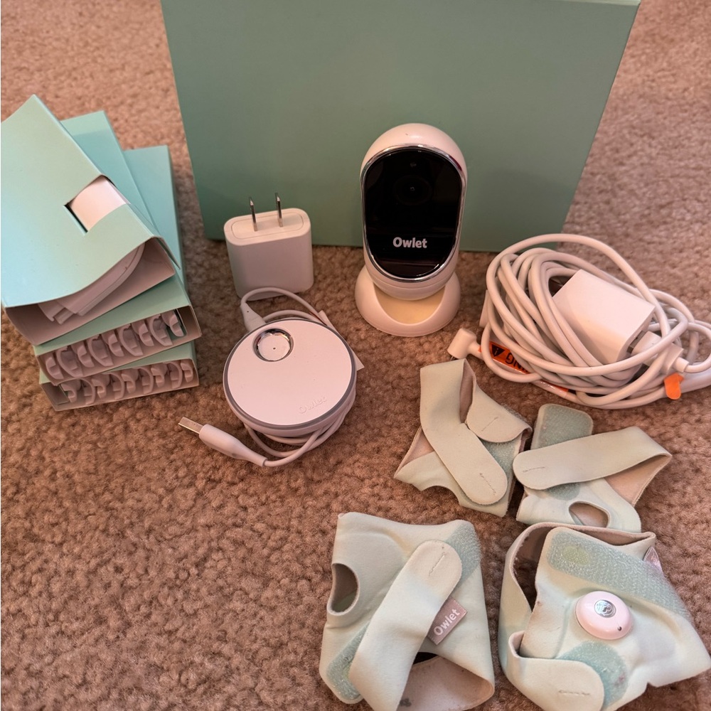 Owlet Baby Monitor with Accessories